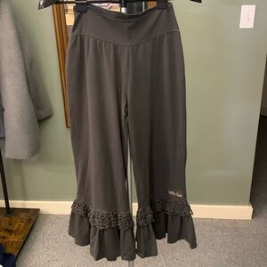 Gray Matilda Jane Capris